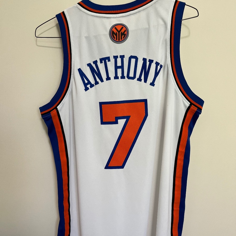 NY Knicks Carmelo Anthony Jersey VTG sz: Medium +2 length
